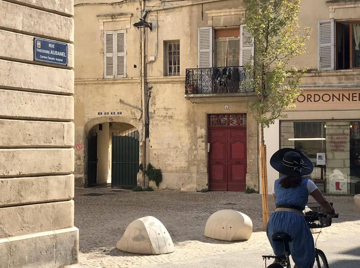 L Essentiel Avignon Intramuros Exterior photo